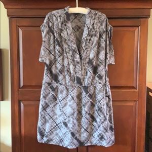 Vneck short sleeve mini dress